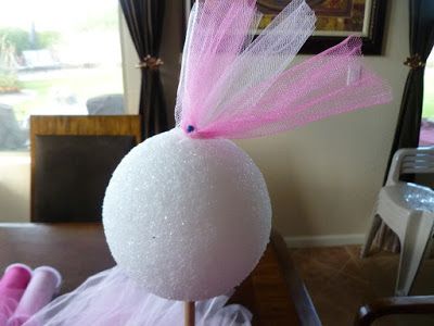 Tutu Centerpieces Diy, Tulle Christmas Trees, Tutu Centerpieces, Tutu Birthday Party, Tulle Crafts, Christmas Fair Ideas, Tulle Table, Tulle Poms, Pom Pom Decorations