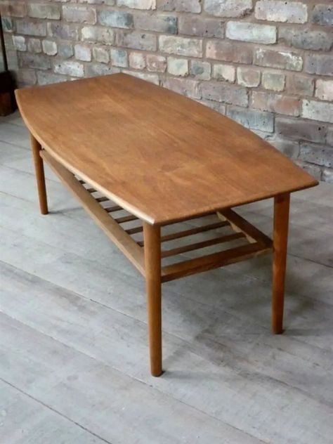 Modern Coffee Table Diy, Diy Mid Century Modern Furniture, Florida Apartment, Walnut Coffee Table Modern, Diy Mid Century Modern, Surfboard Coffee Table, Scandinavian Coffee Table, Diy Mid Century, Coffee Table Design Modern