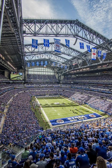 Major League Baseball Stadiums, Indianapolis Colts Football, Stadium Architecture, Lucas Oil Stadium, Nfl Stadiums, Colts Football, Baltimore Colts, Stadium Design, Soccer Stadium