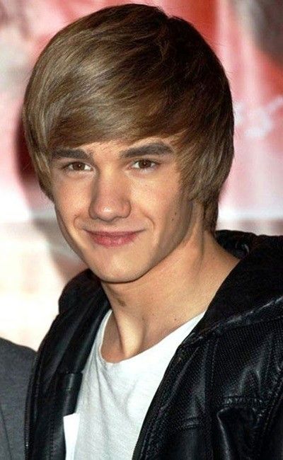 100 Hottest Long Hairstyles for Boys In 2019 – HairstyleCamp Liam Payne Hairstyle, Bowl Hairstyle, Hairstyles For Men Straight Hair, Mushroom Hairstyle, Men Straight Hair, Haircut Fringe, Hairstyles 2010, Boys Hair Style, Short Sides Haircut