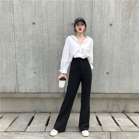 Outfit Ideas Black Wide Leg Pants, Black Jeans Outfit Korean Style, Outfit Celana Bahan, Black Trousers Outfit Korean, Recognition Outfit Ideas, Black Wide Pants Outfit Classy, Black Trousers Outfit Aesthetic, Women Trousers Outfits, Outfit Kemeja Putih