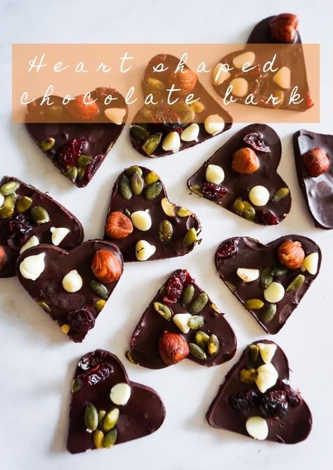 Japanese Valentines Chocolate, Chocolate Valentine Ideas, Chocolate Hearts Candy, Chocolate Treats Easy, Homemade Chocolate Bark, Valentine's Chocolate, Heart Chocolate, Heart Shaped Chocolate, Chocolate Biscuits