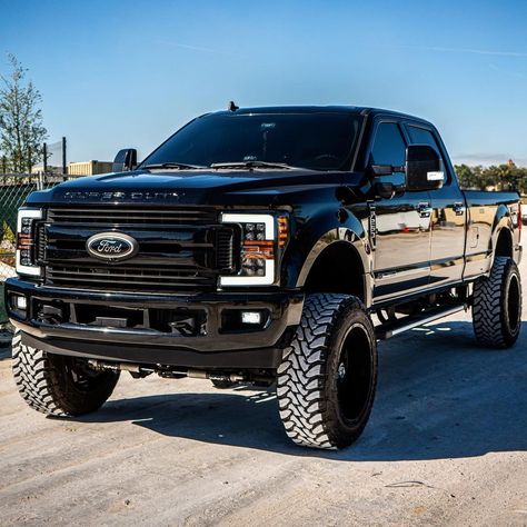 F150 Lifted Black, Black Trucks Ford, Lifted F250 Super Duty, Blacked Out Ford F150, Jacked Up Ford Trucks, Cool Ford Trucks, Ford F-250, Dream Trucks Ford, Ford Trucks Wallpaper