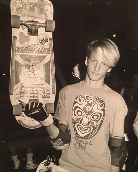 Skater Haircut, Sk8 Board, 80s Skater, Skateboard Style, Hawk Pictures, Skateboard Photos, Skateboard Pictures, Old School Skateboards, Skate Punk