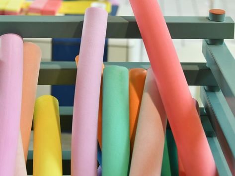 Creative Pool Noodle Hacks For Curtains That You'll Wish You Tried Sooner - NewsBreak Pool Noodle Hacks, Jennifer Lopez Videos, Noodle Hacks, Dumpster Diver, Toilet Cleaning Hacks, Clean Stove, House Star, Dishwasher Tablets, Diddy Combs