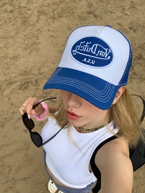 Von Dutch Aesthetic, Von Dutch Hat Outfit, Von Dutch Outfit, Casquette Von Dutch, Trucker Hat Outfit, Von Dutch Hat, Hat Aesthetic, Cap Outfit, Cap Girl