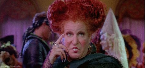 When You Meet Your Best Friend's New SO For the First Time Bette Midler Hocus Pocus, Mary Hocus Pocus, Hocus Pocus Gif, Witch Gif, Hocus Pocus 1993, Kathy Najimy, 90s Halloween Costumes, Winifred Sanderson, Kenny Ortega