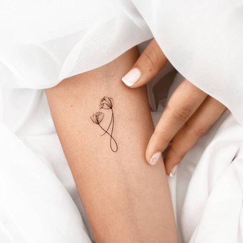 Small Flower Tattoo, Romantic Tattoo, Tato Minimal, Simple Arm Tattoos, Mommy Tattoos, Petite Tattoos, Tasteful Tattoos, Mother Tattoos, Small Hand Tattoos