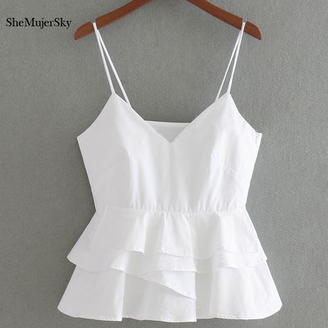 Summer Crop Tops, Crop Top Outfits, Halter Tops, Bustiers, White Crop Top, Teen Fashion Outfits, Fashion Tops, Short Tops, Blouse Designs