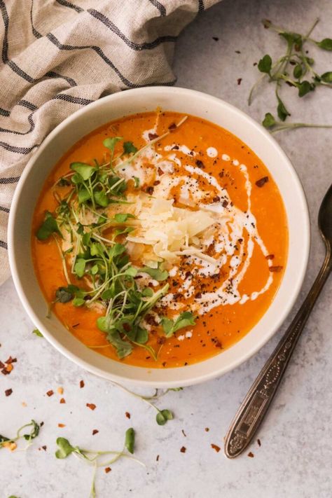 This creamy, savory, and spiced butternut squash and red pepper soup has simple ingredients, a delicious, roasted flavor (with a kick!), and is made right in your blender! The perfect soup for cozy nights, holidays, and family gatherings. Butternut Squash Roasted, Roasted Pepper Soup, Spiced Butternut Squash, Squash Roasted, Savory Butternut Squash, Soup With Coconut Milk, Creamy Butternut Squash, Roasted Red Pepper Soup, Coconut Milk Soup