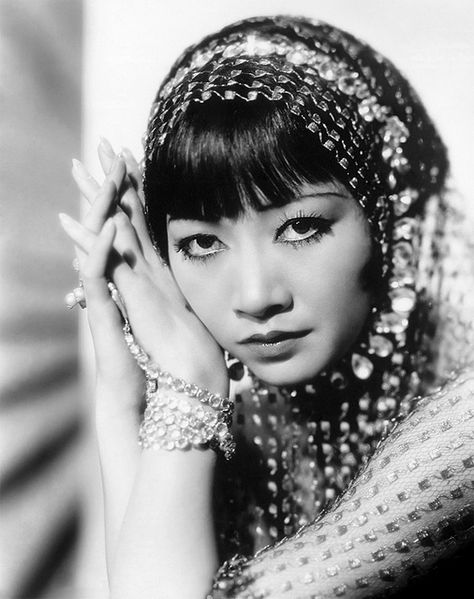 Anna May Wong by Vintage-Stars, via Flickr ~Via Annie Meza Oud Hollywood, Anna May Wong, Anna May, Anthony Perkins, Vintage Versace, Actrices Hollywood, Asian American, Halle Berry, Silent Film