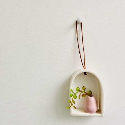 Polymer Wall Art, Clay Pottery Diy, Clay Shelves, Clay Hanging Decorations, Clay Shelf, Ceramic Hanger, Clay Wall Hanging, Pink Porcelain, Diy Air Dry Clay