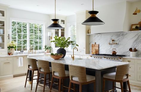 A Cream and Black Kitchen? This Home Tour is So Good Cream Colored Cabinets, Kitchen Farmhouse, Transitional Kitchen, Unique Kitchen, Kitchen Island Lighting, Large Kitchen, Black Kitchens, Custom Cabinetry, White Cabinets