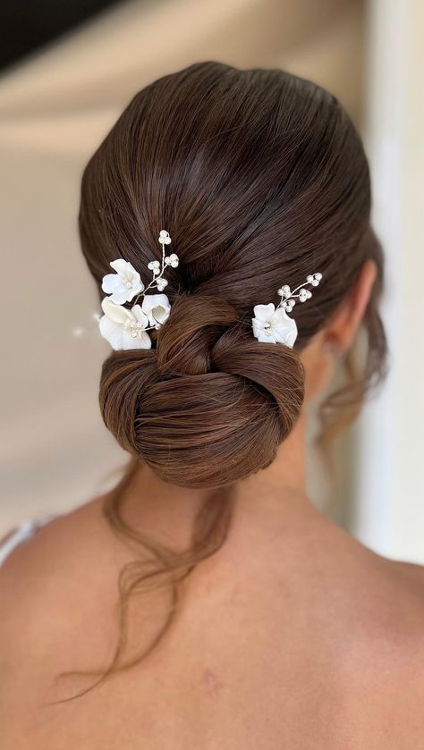 Elegant Bridal Updo, Akai Shuichi, Jay Kay, Wedding Hair Up, Bridal Braids, Bridal Hair Updo, Bridal Hairstyle, Trendy Hair Color, Bridal Updo