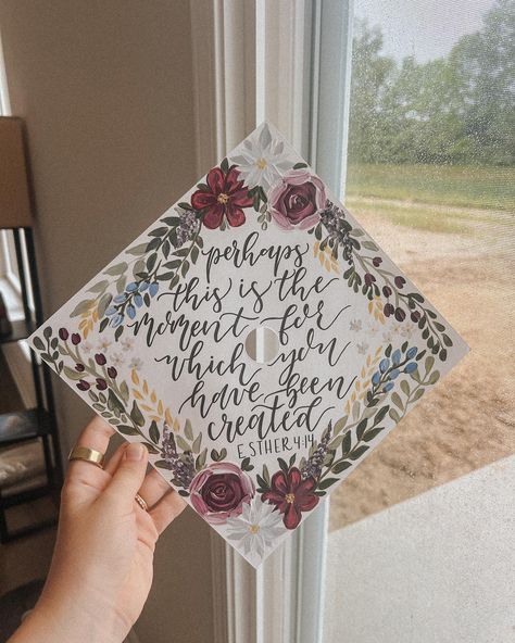 graduation season 🎓 Graduation Cap Designs Bible Verse, Graduation Cap Painted, Graduation Bible Verses, Floral Graduation Cap, Highschool Graduation, Floral Graduation Party, Grad Cap Topper, Senior Year Fun, Grad Cap Decorated