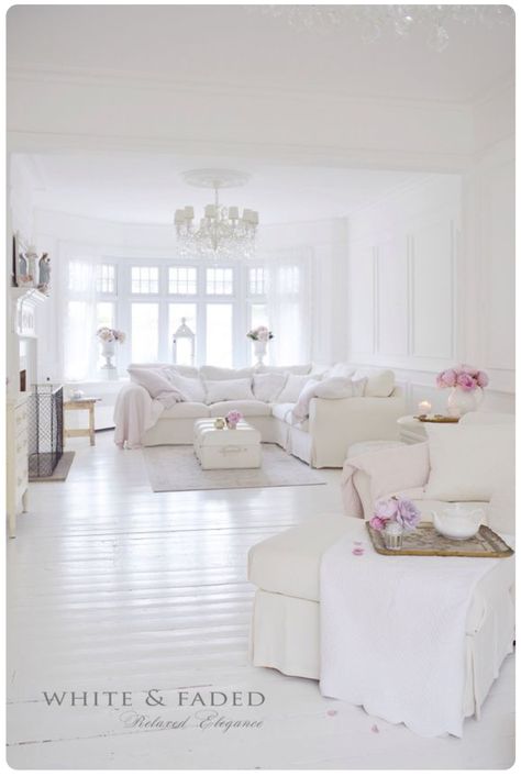 All White Room, White Room Decor, Smart Tiles, Shabby Chic Living, Shabby Chic Living Room, Shabby Chic Interiors, White Shabby Chic, Chic Farmhouse, Shabby Chic Diy