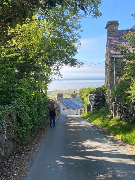 Small British Town, Small English Town Aesthetic, English Town Aesthetic, Aesthetic Walks, British Countryside Aesthetic, Tom Rosenthal, Gardening Club, Countryside Aesthetic, Town Aesthetic