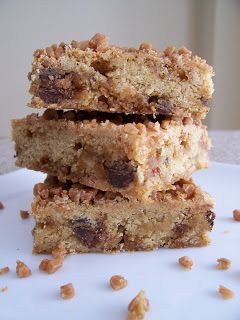 The Canadian Baker: Skor Bars (aka Toffee Crunch Blondies) Skor Bars, Blondie Recipes, Toffee Crunch, Blondie Recipe, Blondie Bar, Baking Goods, Blondies Recipe, Food Choices, Easter Chocolate