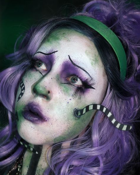 Beetlejuice beetlejuice beeeeeeeeeee- • • #beetlejuice #beetlejuicebeetlejuicebeetlejuice #beetlejuicemakeup #creepymakeup Beetlejuice Cosplay, Cosplay Headpiece, Beetlejuice Makeup, Beetle Juice, Beetlejuice Beetlejuice, Make Up Inspo, Halloween 2023, Creative Makeup, Beetlejuice