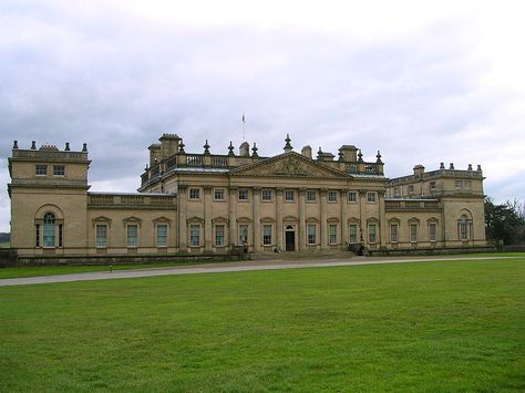 Harewood House via Wikimedia Commons Harewood House, Places In England, House Plans Mansion, Classic House Exterior, English Castles, British Country, English Country House, House Floor, Great House