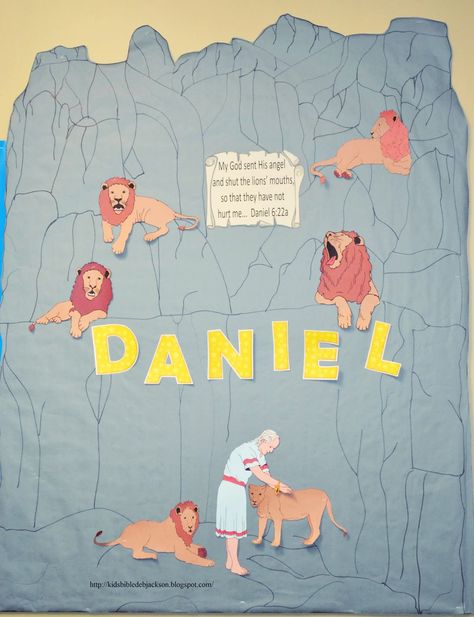 Daniel & the Lion's Den lesson, ideas and printables #Biblefun #OTBiblelesson Bible Bulletin Boards, Church Bulletins, Daniel In The Lion's Den, Old Testament Bible, Writing On The Wall, Daniel And The Lions, Sabbath School, Lion's Den, Bible Story Crafts