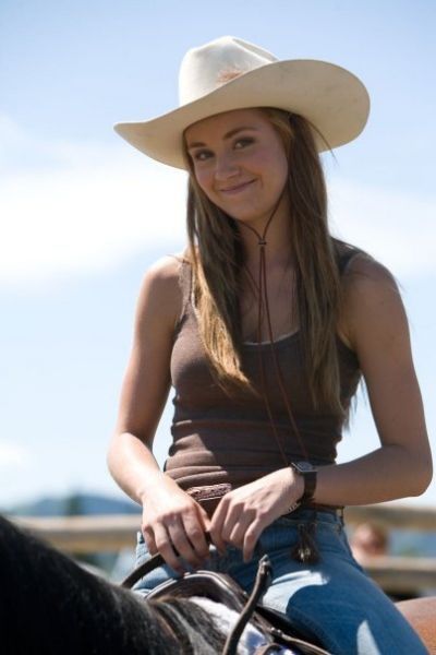 Amber Marshall as Amy Fleming Heartland Actors, Amy Fleming, Heartland Amy, Amy And Ty Heartland, Ty Heartland, Heartland Ranch, Heartland Seasons, Heartland Tv Show, Ty And Amy