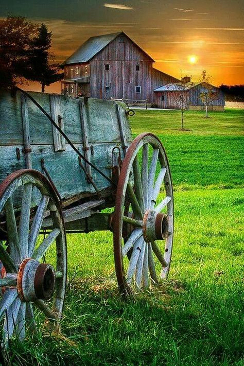 "Where the dusty road goes, so go I" Barn Pictures, Old Wagons, Country Barns, Seni 3d, Farm Barn, Country Scenes, Seni Cat Air, Red Barns, A Barn