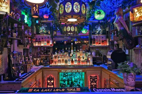 Home Tiki Bar Spotlight #105 Ka Laki Lolo Tiki – Dundee MI - Tiki with Ray Tiki Bar Ideas, Home Tiki Bar, Tiki Lights, Mai Kai, Life Imitates Art, Tiki Style, Jungle Cruise, Basement Bar Designs, Tiki Lounge