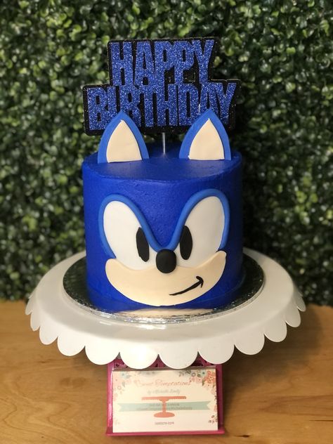 Easy Sonic The Hedgehog Cake, Sonic Smash Cake, Small Sonic Cake, Sonic Cake Buttercream, Sonic And Shadow Birthday Cake, Sonic Cakes Ideas, Sonic Centerpieces Ideas, Sonic Shadow Birthday Cake, Sonic The Hedgehog Cake Buttercream