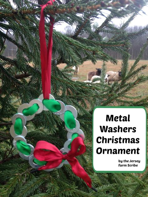 Create a manly, unique and simply beautiful decoration with this metal washers Christmas ornament tutorial.  A great gift for any man in your life! Washer Crafts, Christmas Ornament Tutorial, Pinterest Christmas Crafts, Kids Christmas Ornaments, Handmade Christmas Crafts, Ornament Tutorial, Holiday Crafts Christmas, Christmas Ornaments Homemade, Beautiful Decoration