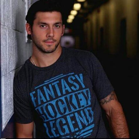 Ummmmm...yesssssssss Chris Letang, Marc Andre Fleury Funny, Marc Andre Fleury Sidney Crosby, Funny Nhl Players, Celebrities At Hockey Games, Hockey Players Funny, Fantasy Hockey, Hockey Girlfriend, Toronto Maple Leafs Hockey