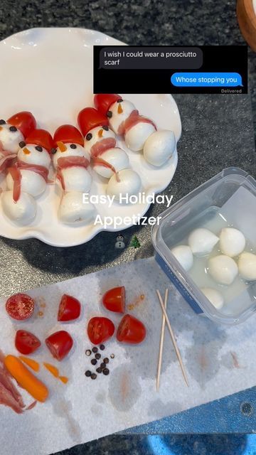 Christina Clericuzio on Instagram: "Easy holiday appetizer for the designated appetizer girls who suck at cooking (me) ! Mozzarella ball snowmen⛄️⛄️⛄️ #holidayappetizers #appetizerideas #holidayrecipes #christmasrecipes #tomatemozzarella #mozz #snowman #italianinspired" Mozzarella Ball Appetizers, Boursin Snowman, Mozzarella Snowmen, Cheese Snowman, Snowman Food, Decorative Food, Appetizer Party, Christmas Appetizer, Food Fails