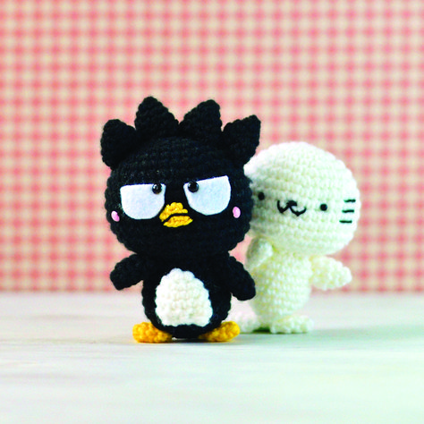 Have you ever dreamed of having your very own #BadtzMaru?! 💛Well this crochet craft will help you create a snuggly little mischievous penguin that you can keep or gift to a friend. Find the step-by-step instructions on Sanrio.com! #Sanrio #DIY Stitch Head, Hello Kitty Crochet, Wee Folk, Crocheted Toys, 디즈니 캐릭터, Badtz Maru, Hello Kitty Plush, Hello Kitty Collection, Crochet Hook Sizes