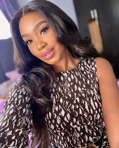 Sharon ooja Egwurube💄🎀💋 on Instagram: “Sunshine is here ❤️💋” Sharon Ooja, Glam Makeup Look, Glam Dresses, Glam Makeup, Hair Inspiration, Makeup Looks, Style Inspiration, Makeup, Hair