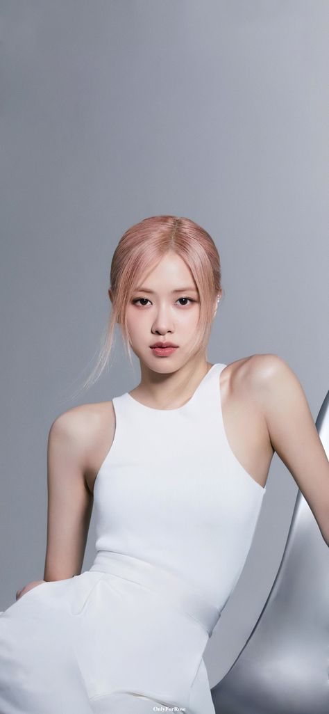 Rose White Blackpink, Sulwhasoo Rosé, Rose Blackpink Photoshoot, Rosé Blackpink White, Rosé Visual, Rosé Dazed, Dior Photoshoot, Rose Photoshoot, Aesthetic Oc