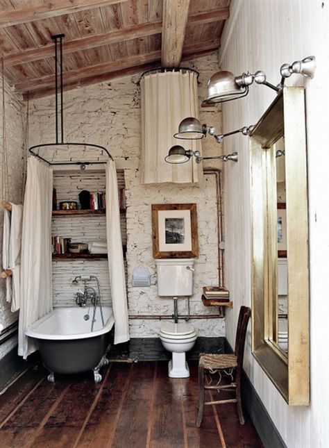 Bathroom Design Ideas - Vintage Bathroom | Home Cleaning Tips Haunted Farmhouse, Baie Vintage, Diy Rustic Bathroom, Sophisticated Halloween, Design Interior Baie, Small Half Bathroom, Decorating Halloween, Barn Bathroom, Porch Halloween