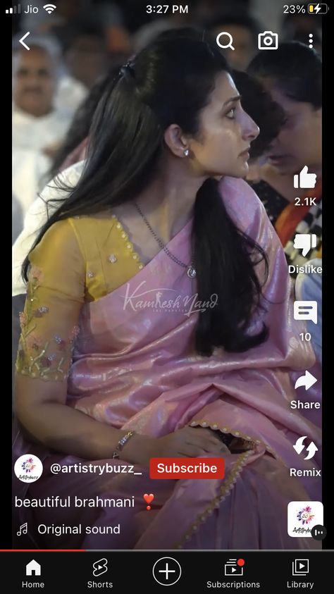 Beneras Saree Blouse Designs, Nara Brahmani Saree, Nara Brahmani Jewellery, Black Pattu Saree, Banaras Blouse Designs Latest, Benarasi Blouse Design, Nara Brahmani, Latest Bridal Blouse Designs, Lehenga Saree Design