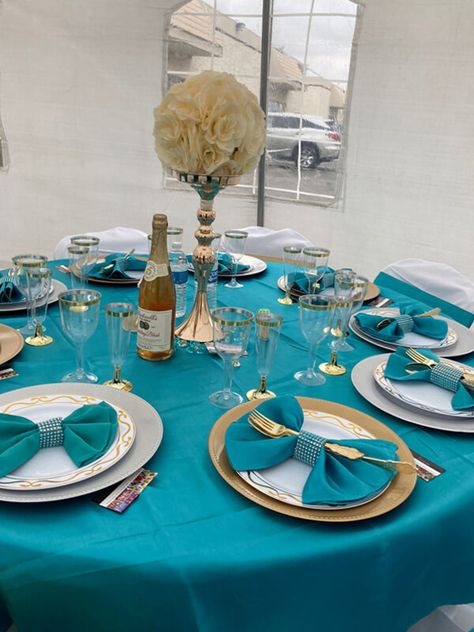 Teal White And Gold Party Decorations, Turquoise Table Setting, Turquoise Tablecloth, Teal Gold Wedding, Chic Table Decor, Teal Napkins, Event Decor Ideas, Party Decorations Table, Napkins Rings