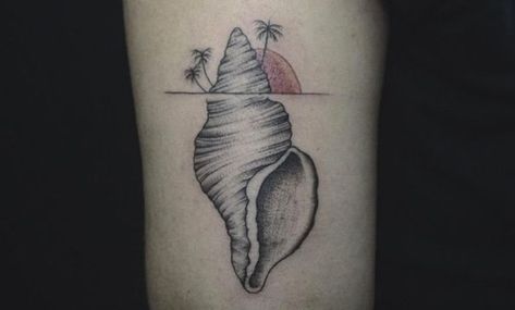 Tatuajes de caracoles marinos y su significado - https://www.tatuantes.com/tatuajes-de-caracoles-marinos/ #tattoo Google Search, Tattoos, Dresses, Quick Saves