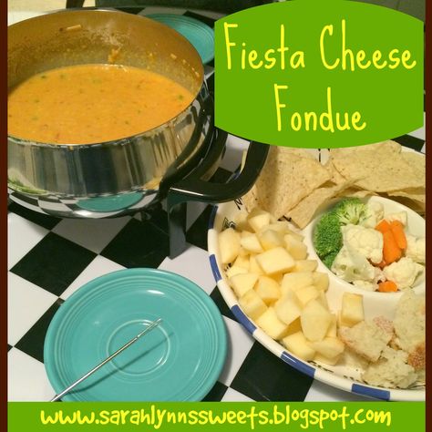 Swiss Cheese Fondue Recipe, Melting Pot Cheese Fondue, Cheese Fondue Recipe Easy, Cheese Fondue Party, Pizza Raclette, Best Cheese Fondue, Easy Cheese Fondue, Fondue Dippers, Melting Pot Recipes