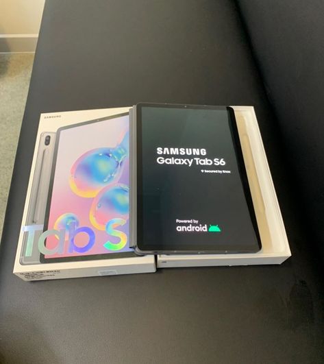 The Samsung Galaxy Tab S6 is the closest an Android tablet comes to replicating the iPad Pro, and it boasts an absolutely gorgeous display. Read more in DIGITALTRENDS https://cutt.ly/Mf33KKe #IpadProLike #SplitScreenFunctionality 📷good__device Samsung S6 Tablet, Samsung Pad, Samsung Gadgets, Samsung Ipad, Samsung Galaxy Tablet, Tab S6 Lite, Tablet Samsung, Computers Tablets And Accessories, Galaxy Tablet