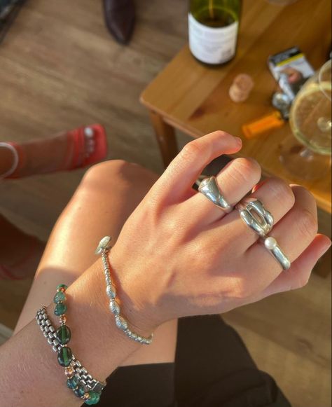 Chunky Silver Jewellery, Edgy Accessories, Dope Jewelry, Funky Jewelry, Jewelry Lookbook, Stacked Jewelry, Layered Jewelry, Bling Rings, Jewelry Inspo