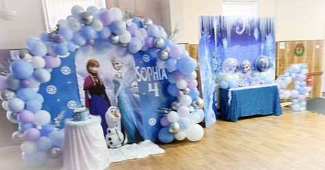 Frozen Birthday Party Ideas | Photo 1 of 10 | Catch My Party Frozen Theme Party Decorations, Frozen First Birthday, Frozen Birthday Decorations, Frozen Birthday Party Decorations, Elsa Birthday Party, Frozen Decorations, Frozen Party Decorations, Disney Frozen Birthday Party, Anna Und Elsa