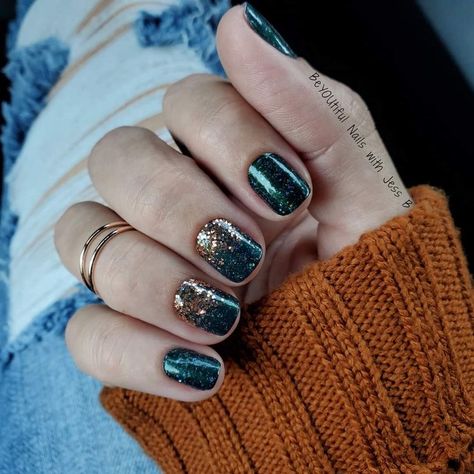 Scot Topic Color Street, Color Street Fall Nails, Color Street Fall, Glitter Polish, Nail Color Combos, Color Street Nails, Green Nails, Color Street, Hunter Green