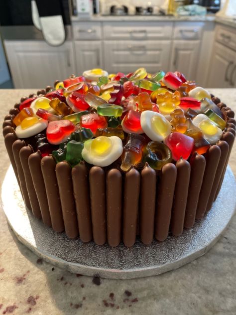 Haribo Birthday Cake, Birthday Cake Kids, Nachos, Birthday Cakes, Mini Cheesecake, Kids Birthday, Cheesecake, Birthday Cake, Cake