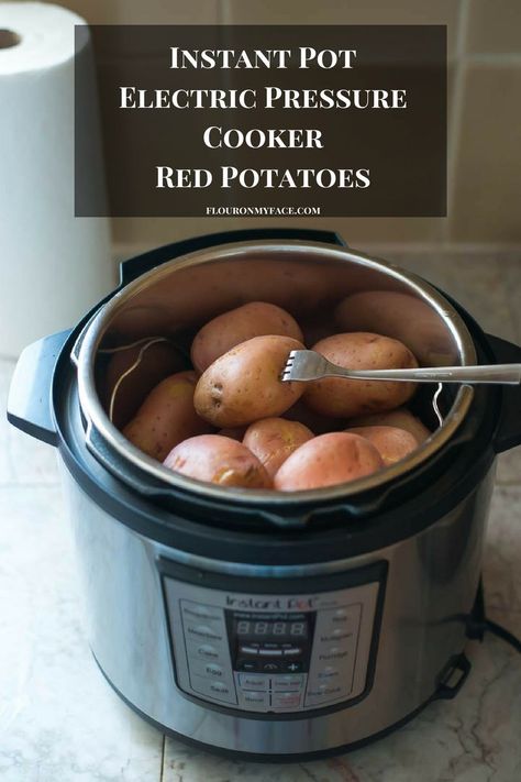 Instant Pot Red Potatoes are easy to make and an easy way to cook potatoes for your favorite potato salad recipe. Pressure cooker potatoes are so easy. Instant Pot Red Potatoes, Baked Red Potatoes, Pressure Cooker Potatoes, Instant Pot Veggies, Cooking Red Potatoes, Cook Potatoes, Red Potato Recipes, Potato Salad Recipe, Breakfast Potatoes