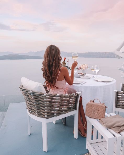 Luxury Lifestyle Travel, Southern Curls And Pearls, Luxury Lifestyle Couple, Image Couple, Luxury Lifestyle Girly, Santorini Travel, Luxury Lifestyle Fashion, Luxury Lifestyle Women, Rich Girl Lifestyle