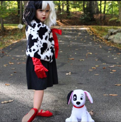 Cruelly Deville Family Costume, Cruella Deville And Dog Costume, Cruella Deville Toddler Costume, Halloween Toddler Costumes, Cute Cruella Deville Costume, Cruela Toddler Costume, Cruella Deville Costume With Dog, Aurora Halloween, Cruella Deville Costume