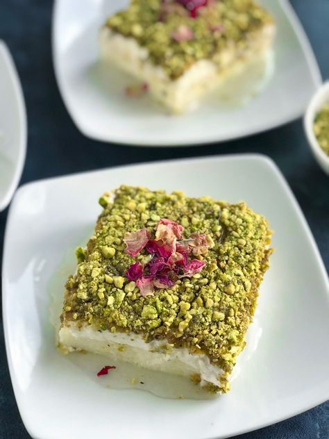 Layali Lubnan, Lebanese Desserts Recipes, Ramadan Sweets, Arabic Sweets Recipes, حلويات عربية, Lebanese Desserts, Arabic Desserts, Patisserie Fine, Persian Recipes