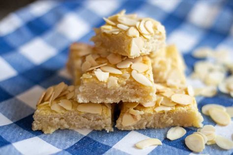 Rich in almond flavour, these shortbread-like Dutch Almond Bars will satisfy your sweet tooth. Ready in under an hour with basic ingredients. Butter Tart Squares, Classic Lemon Bars, Peanut Butter Squares, Almond Shortbread, Chilled Desserts, Almond Bars, Shortbread Bars, Butter Tarts, Almond Flavor